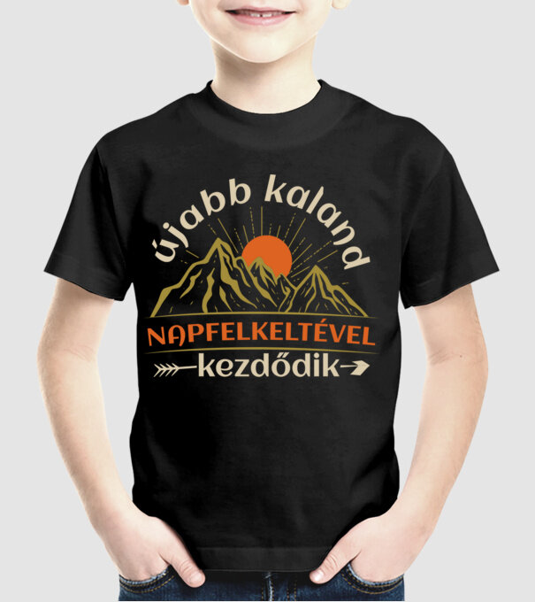 minta fekete pólón